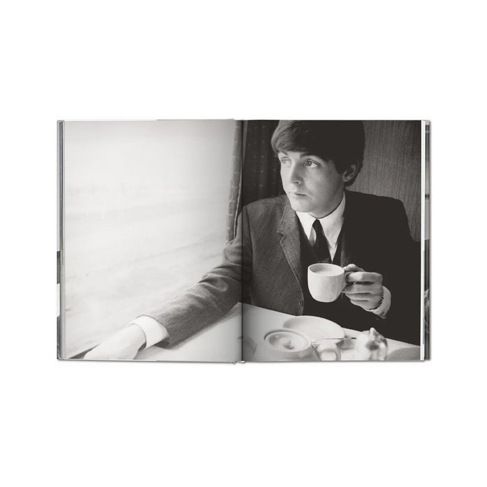 <tc>Harry Benson. The Beatles Book</tc>