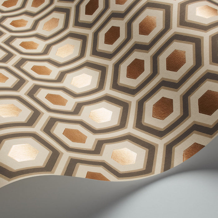 Hick's Hexagon - The Contemporary Selection Soot, bronze metálico em linho